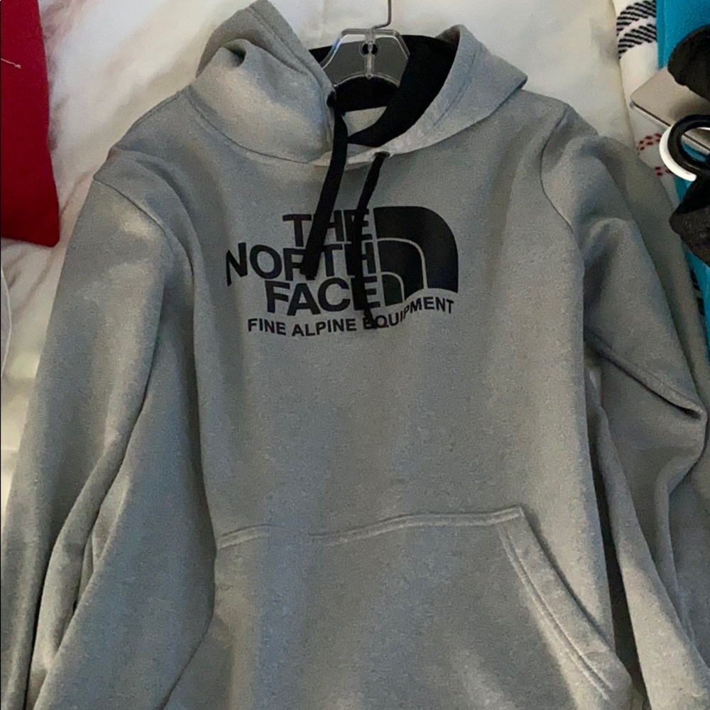 Men’s north face sweatshirt